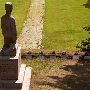 Kriegerdenkmal null